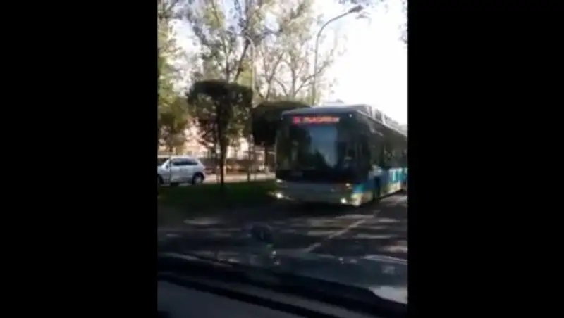 Автобус в Алматы выехал на встречную полосу