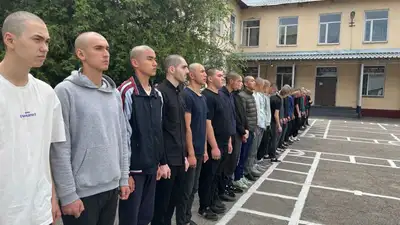 Алматинских призывников торжественно проводили на воинскую службу, фото - Новости Zakon.kz от 24.05.2023 18:20