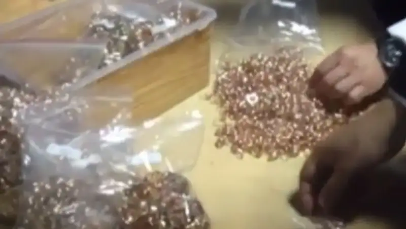 На казахстанско-китайской границе задержана гражданка Китая с ювелирными изделиями