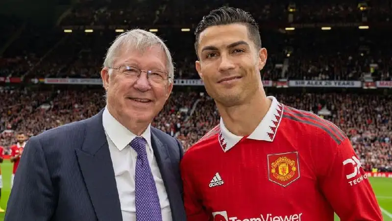 Наставник и игроки МЮ раскритиковали интервью Роналду