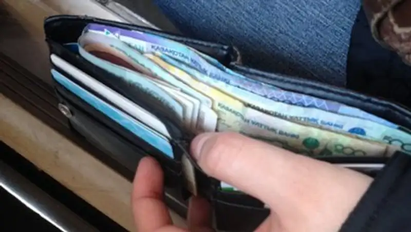 На что у казахстанцев уходят деньги