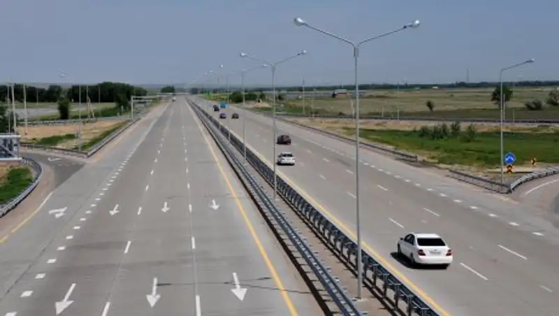 На юге Казахстана построят скоростные автодороги