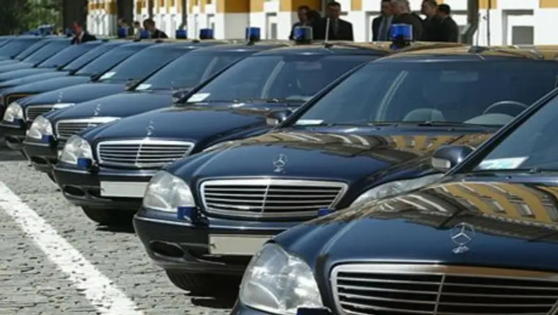 Служебные автомобили для госслужащих будут закупать по новому