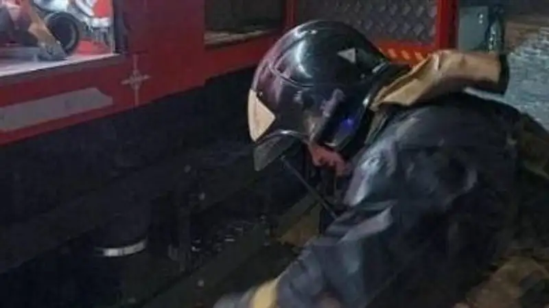 Вторые сутки горит мусорный полигон Уральска