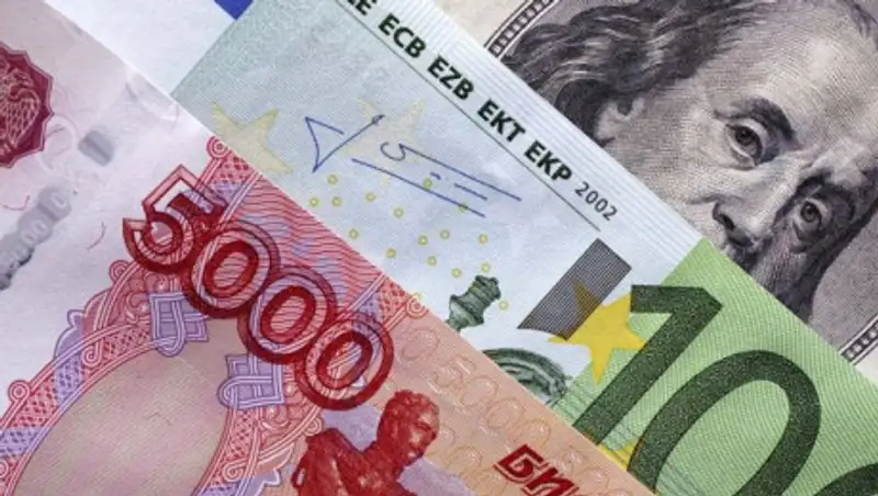 Тенге ослабел ко всем валютам на торгах