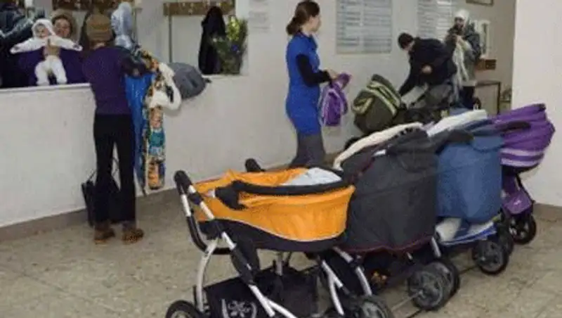 В поликлинике Экибастуза в чужую коляску подбросили грудничка