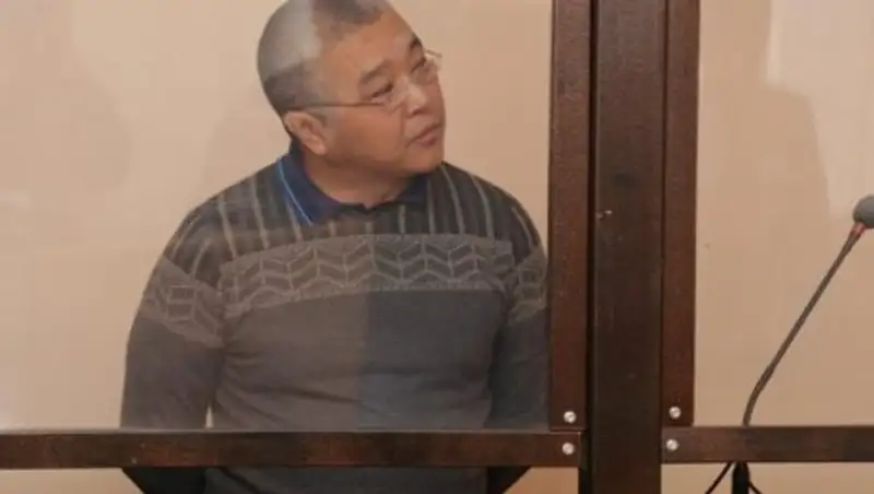 Лидер группировки черных риэлторов ранил себя в зале костанайского суда