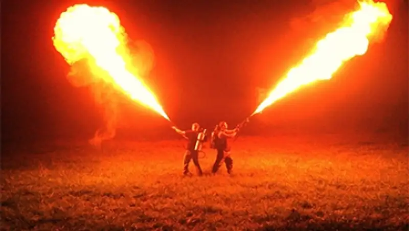 В США поступили в продажу огнеметы