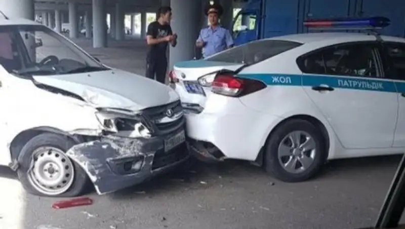 ДТП с полицейским автомобилем прокомментировали в ДВД Алматы