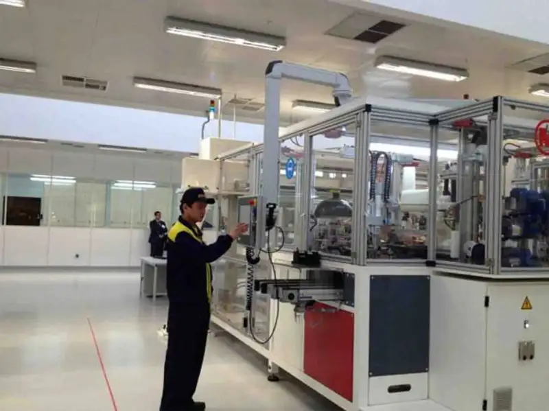 Н.Назарбаев открыл в Астане завод по производству фотоэлектрических модулей (фото), фото - Новости Zakon.kz от 25.12.2012 17:44