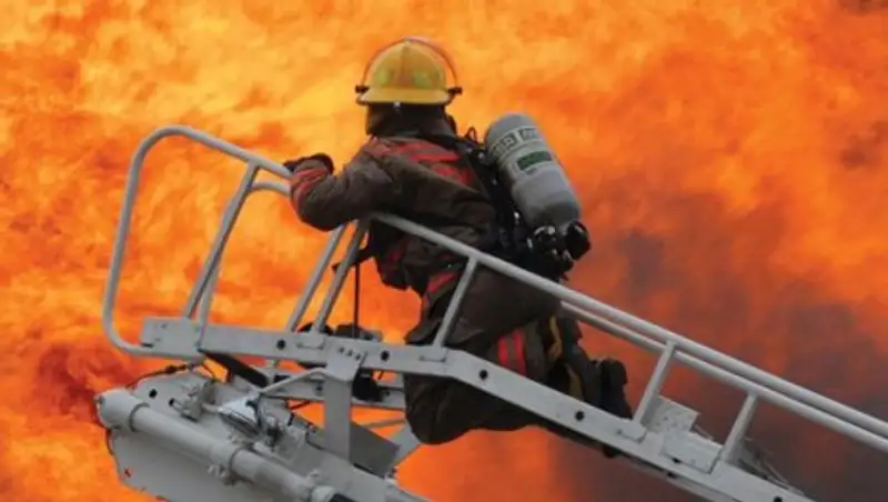 Двое детей в ВКО чуть не погибли в пожаре, пока их родители находились на работе