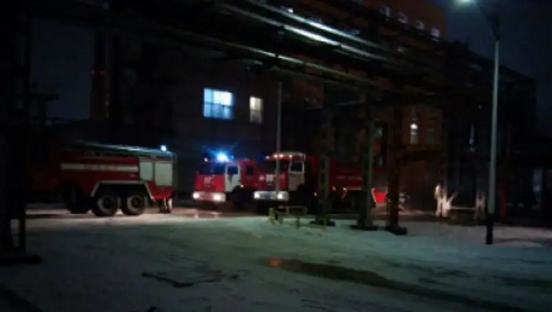 На месте сильного пожара в промзоне Павлодара обнаружено тело еще одного погибшего