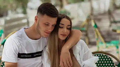 Футбол, предложение руки, фото - Новости Zakon.kz от 11.05.2023 11:57