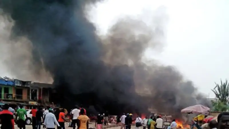 При взрыве в мечети в Нигерии погибли десять человек