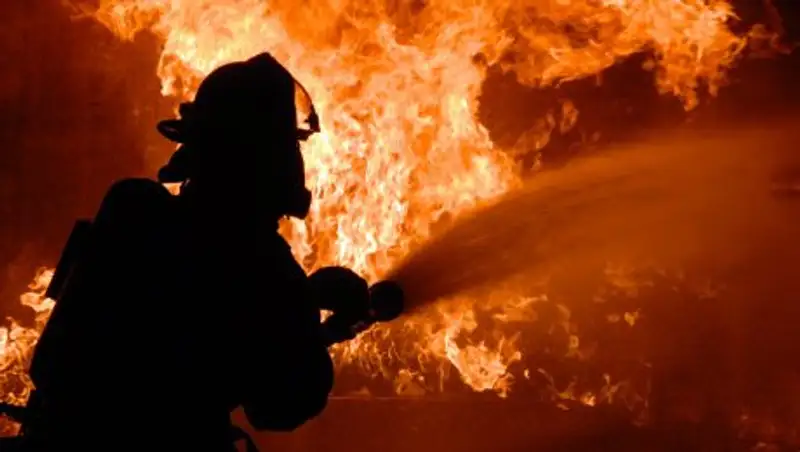 В Караганде 3 человека погибли при пожаре в квартире 