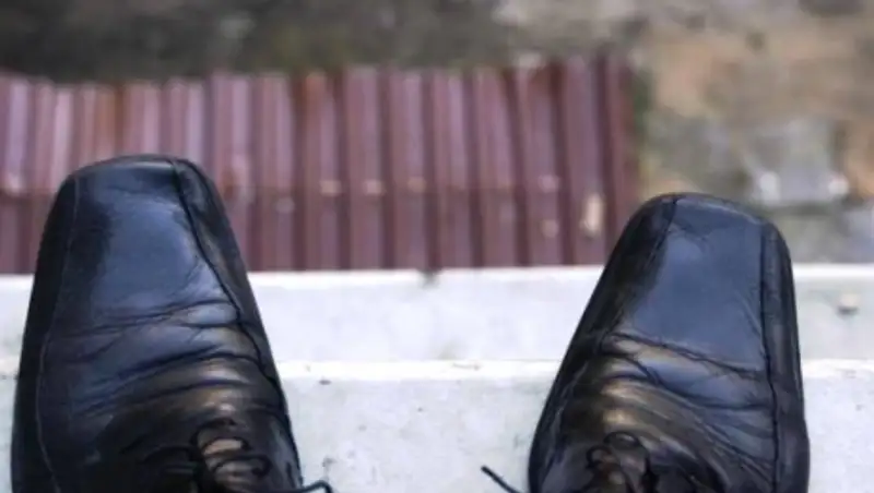 Павлодарда 17 жаста&#1171;ы жігіт &#1199;шінші &#1179;абаттан секіріп кетті