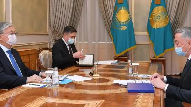 Токаев поручил контролировать цены на ПЦР-тестирование и лекарства