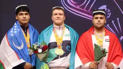 Тяжелая атлетика Золото ЧА, фото - Новости Zakon.kz от 25.07.2022 10:15