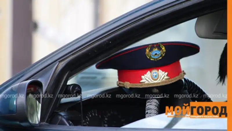 Полицейский сбил человека и скрылся в ЗКО