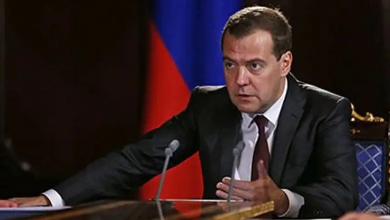 Медведев возложил ответственность за события на Украине лично на Порошенко