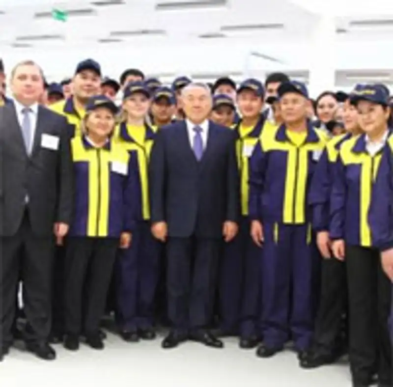 Н.Назарбаев открыл в Астане завод по производству фотоэлектрических модулей (фото), фото - Новости Zakon.kz от 25.12.2012 17:44