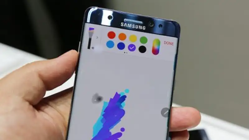 В США из-за возгорания смартфона Galaxy Note 7 эвакуировали пассажиров самолета