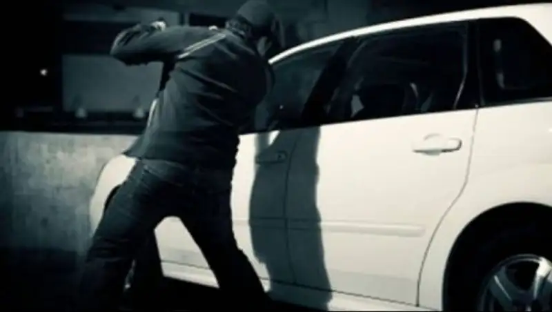 Задержать автоворов, находящихся в розыске, помог алматинский десантник