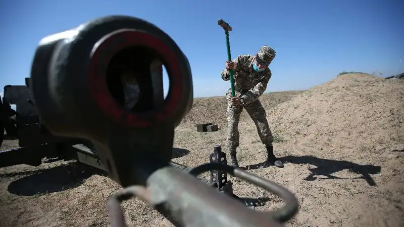 Разговаривал сам с собой: в МО прокомментировали странное поведение солдата в Актау