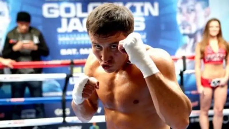 Головкин провел открытую тренировку перед боем с Джейкобсом