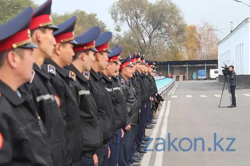 В Алматы сегодня дан старт пилотному проекту «Универсальный полицейский» (фото) В Алматы сегодня дан старт пилотному проекту «Универсальный полицейский» (фото), фото - Новости Zakon.kz от 01.11.2013 23:30