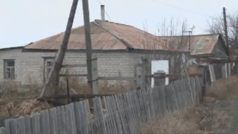 Построенная год назад дамба в пригороде Павлодара пришла в непригодность