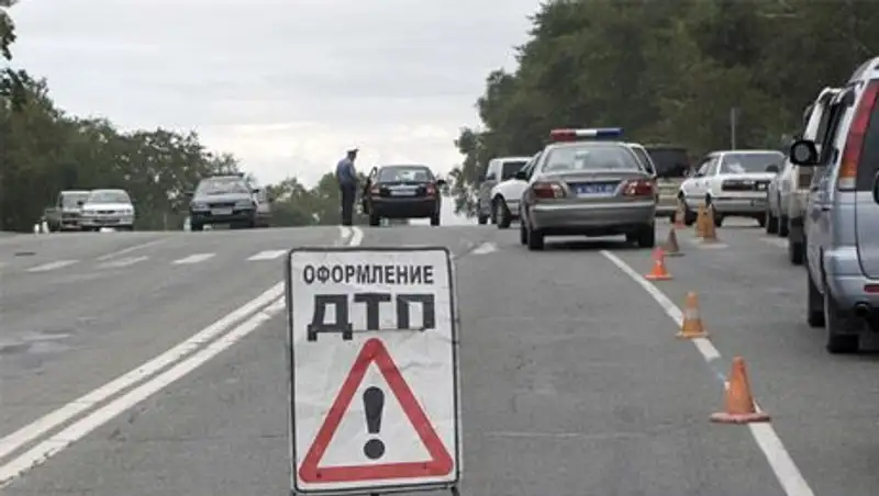 В ДТП на трассе "Алматы-Оскемен" погибли два человека