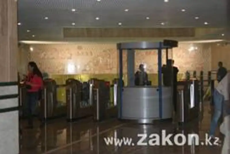 По субботам в Алматинском метро можно будет воспользоваться просроченными жетонами, фото - Новости Zakon.kz от 05.12.2011 19:42