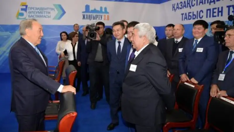 Назарбаев посетил индустриальную зону "Актобе"