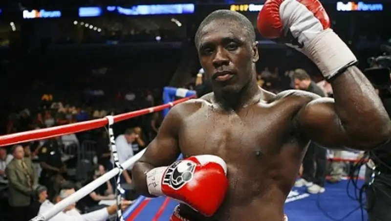 Андре Берто обвиняет Мейвезера в телефонном хулиганстве