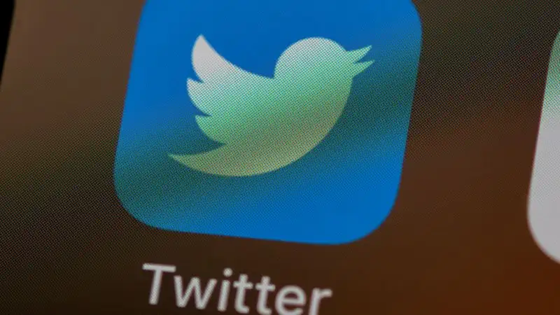 Twitter намерен отменить запрет на политическую рекламу