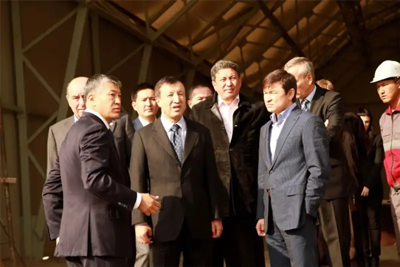 А.Джаксыбеков посетил объекты футбольного клуба «Кайрат», фото - Новости Zakon.kz от 24.10.2013 15:58