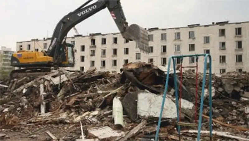На западе Казахстана сносят ветхое жилье