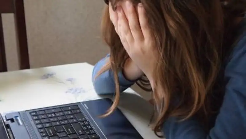 В Мерке изнасиловали девочку