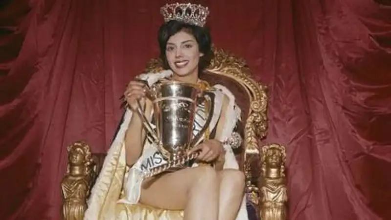 Экс-"Мисс мира" погибла под колесами автобуса