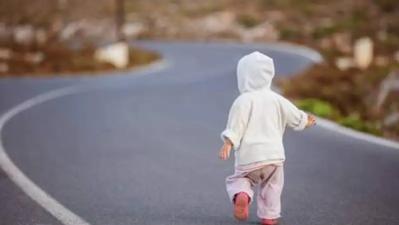 Бросила или потерялся. В Алматы на улице нашли ребенка