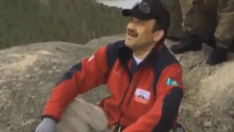 Карим Масимов увлекается скалолазанием 