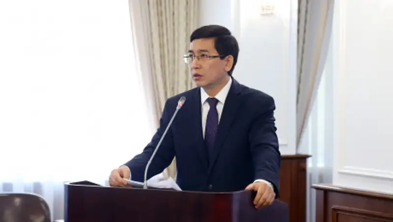 "Конкретного результата нет". Аймагамбетов отчитал управление образования ЗКО