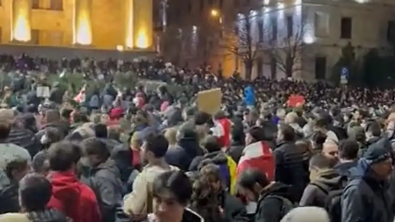 Протесты в Грузии: митингующие требуют отставки правительства