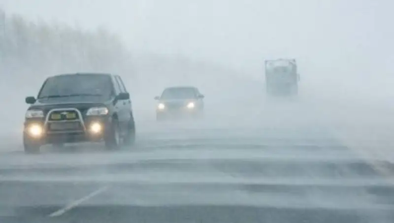 В ЗКО закрыли дорогу на границе с Россией