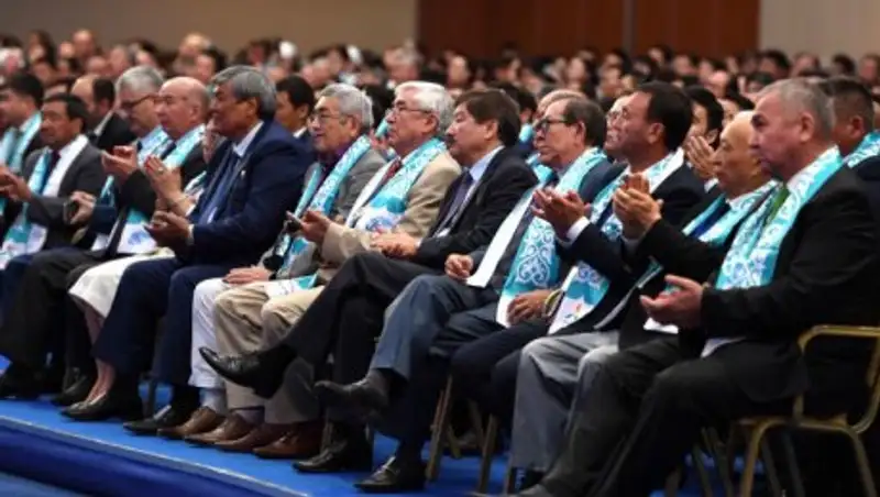 Назарбаев пригласил на работу в Казахстан талантливых зарубежных казахов