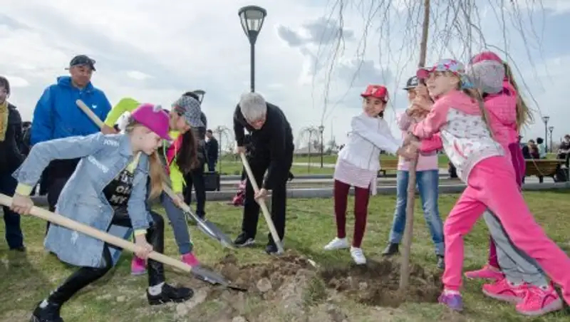 В Талдыкоргане прошла акция по посадке деревьев