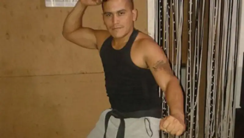 Кикбоксер голыми руками дал отпор вооруженным грабителям