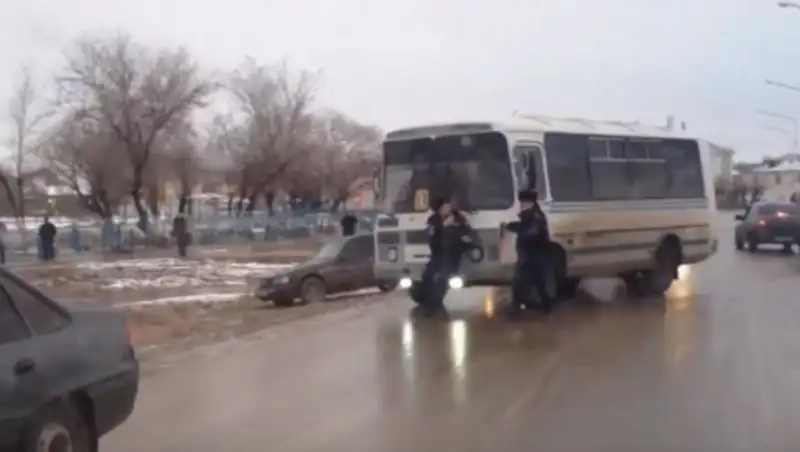 Полиция Кызылординской области прокомментировала видео с автобусом