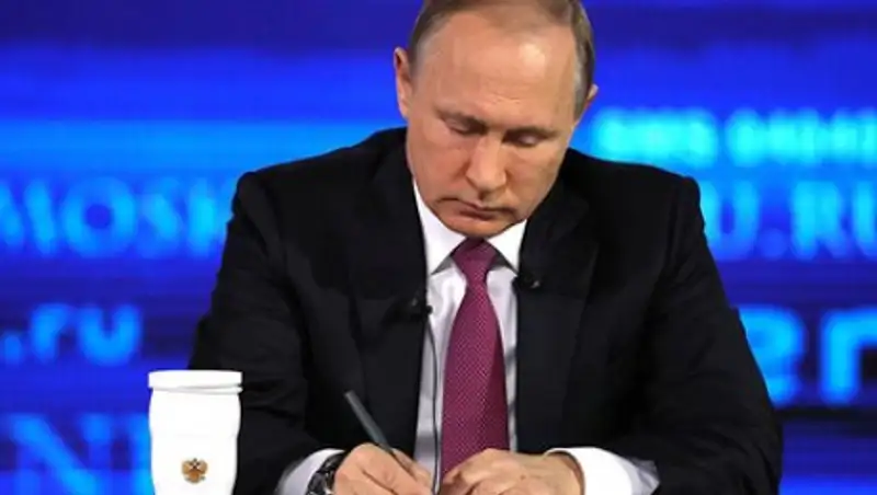 Путин вспомнил о «столыпинских галстуках» и пошутил про смертную казнь